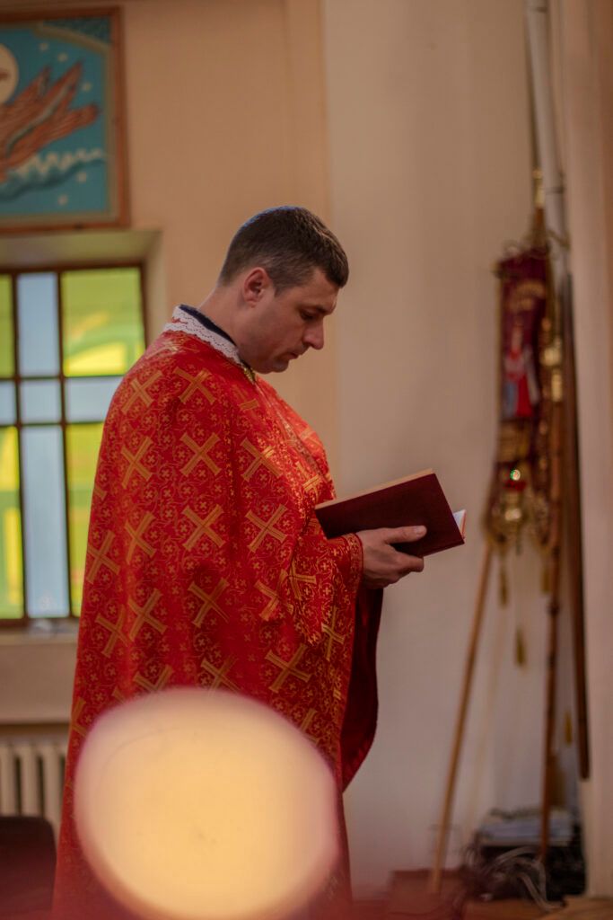 Чотири кроки до спільноти. Історія військового капелана, отця Андрія Хомишина - фото 146188