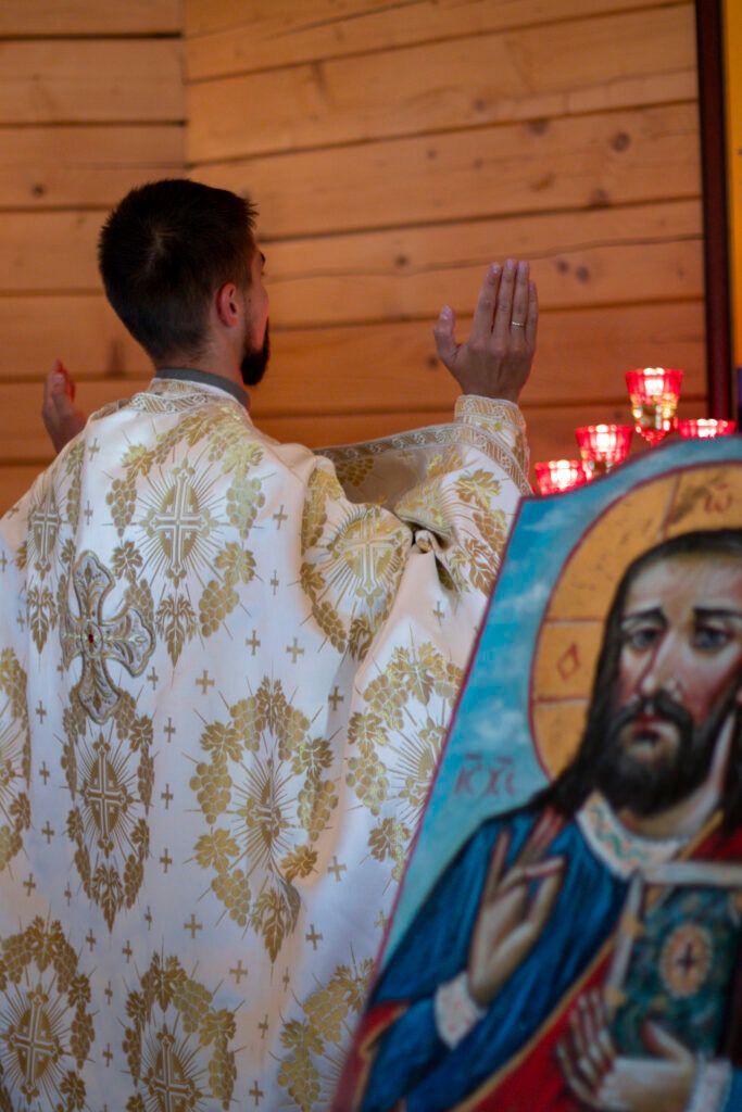 Суперечливі виклики військового капелана. Історія отця Віталія Байди - фото 147097