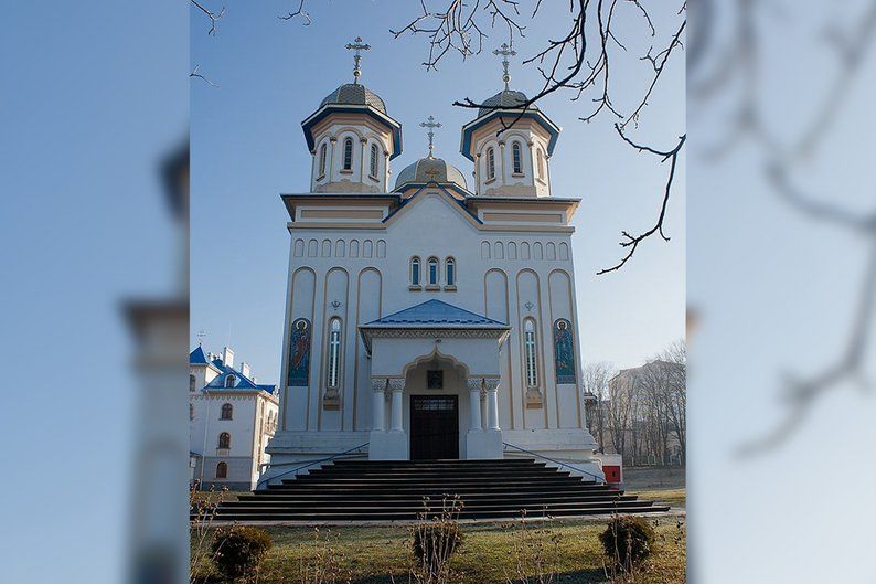  Церква святих Петра й Павла на вулиці Сторожинецькій у Чернівцях. - фото 147511