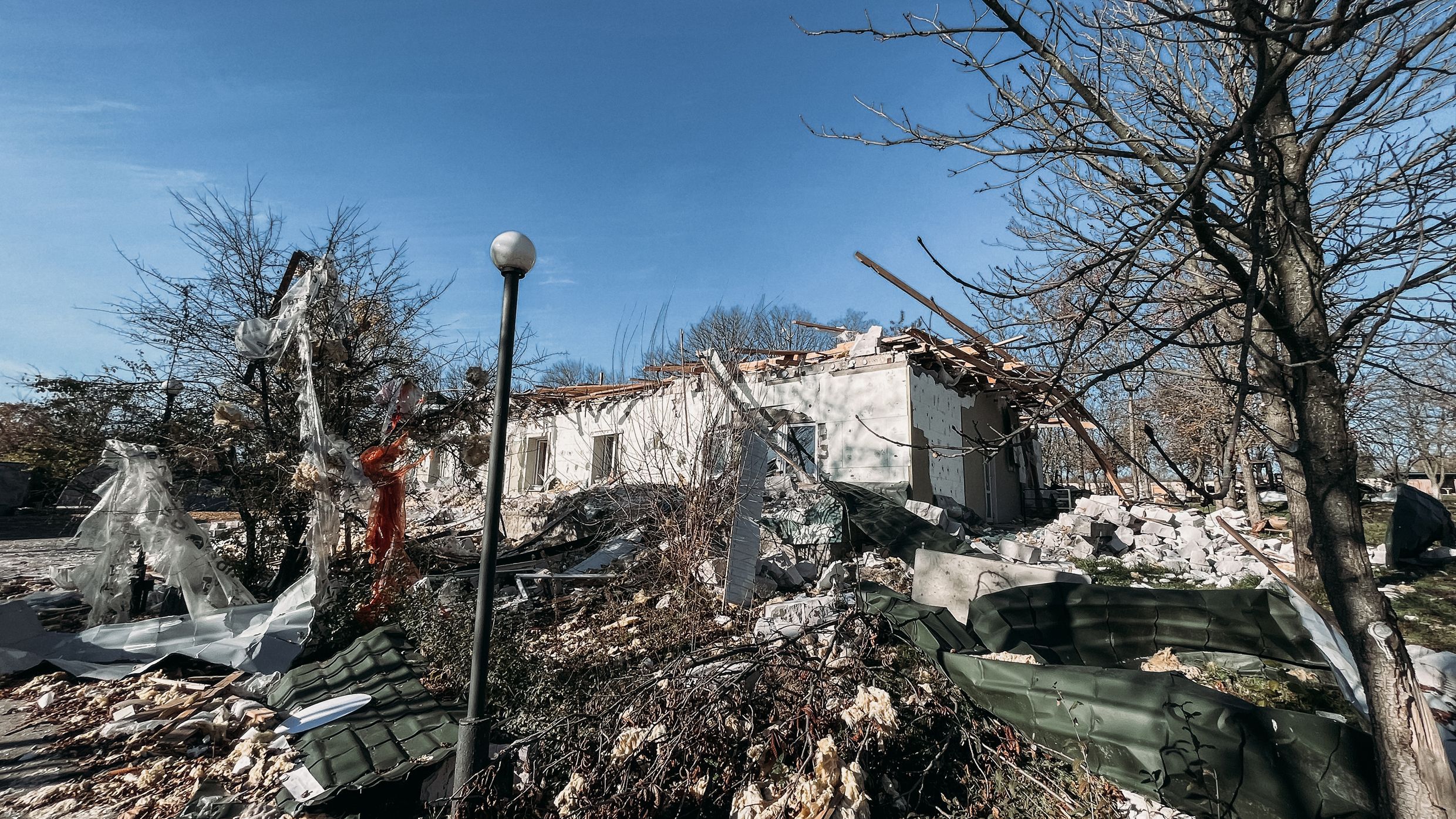 Зруйнована територія Таврійського християнського інституту - 148077 Зруйнована територія Таврійського християнського інституту - фото 148077