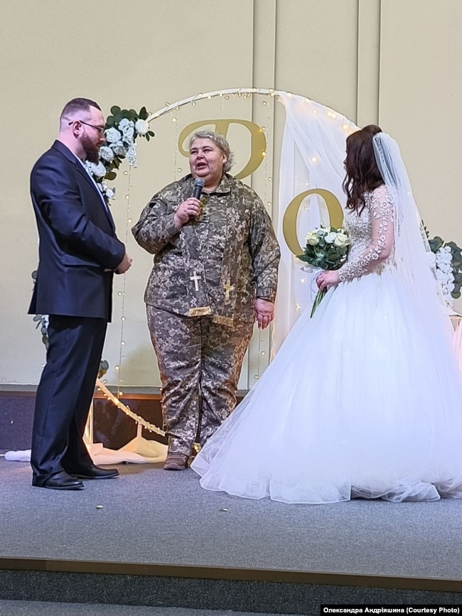 Олександра Андріяшина на вінчанні - фото 148438