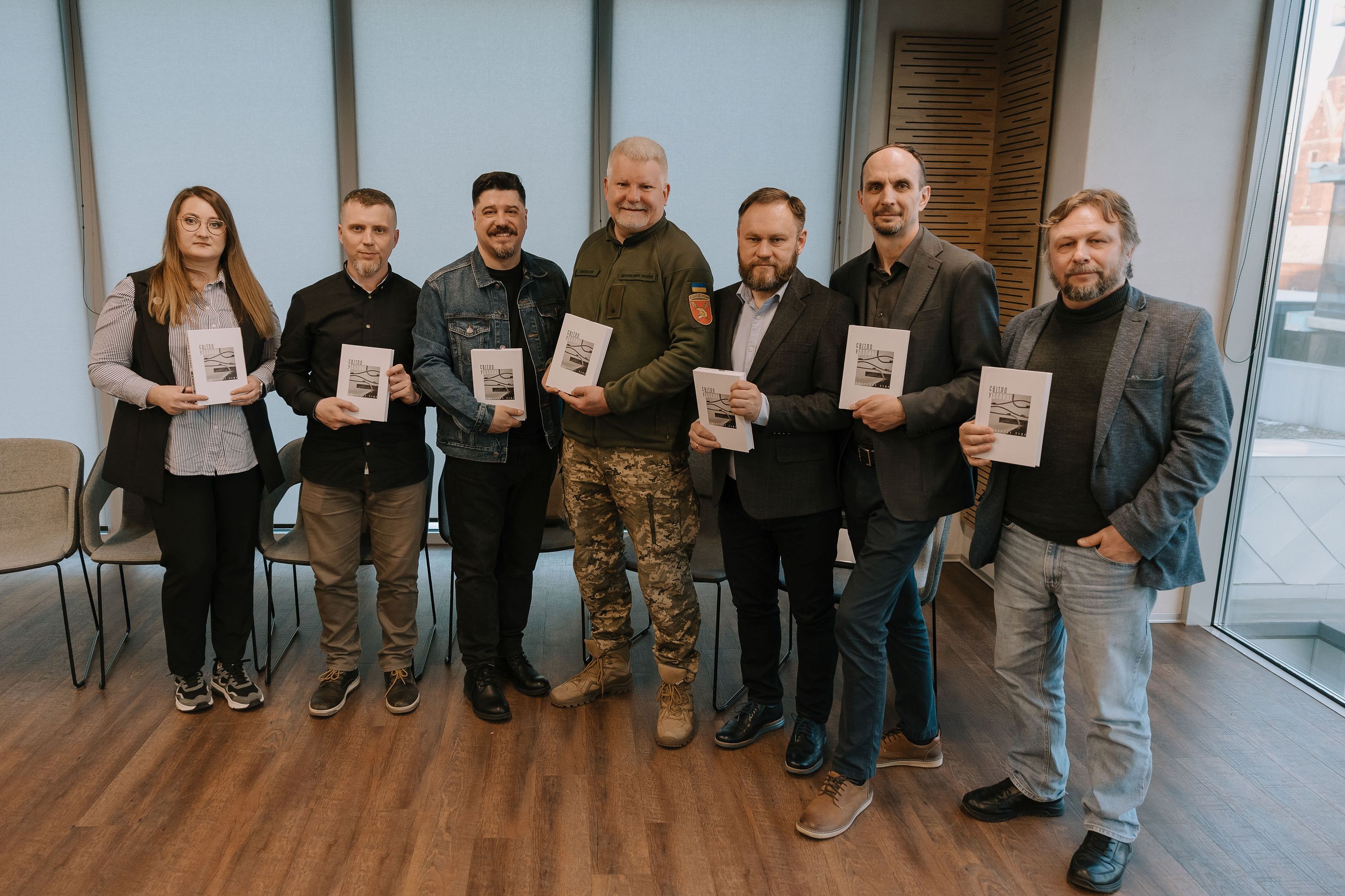 Дванадцять голосів, одна долина: презентація книги “Світло у долині смертної тіні: історії християн під час війни” - фото 149318