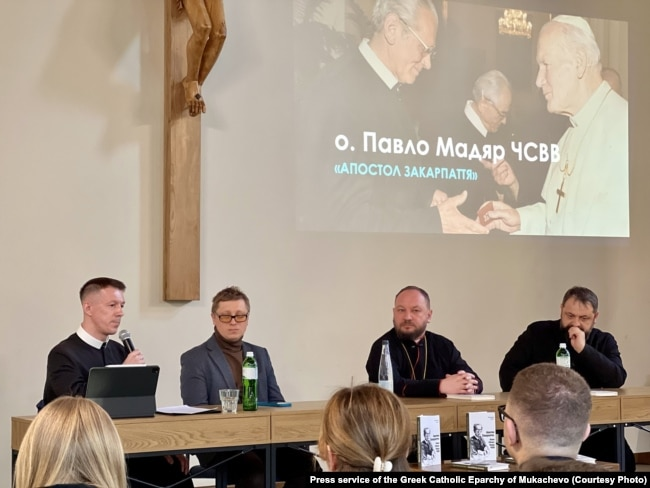 Під час презентації книжки в Ужгородській богословській академії імені Теодора Ромжі - 149414 Під час презентації книжки в Ужгородській богословській академії імені Теодора Ромжі - фото 149414