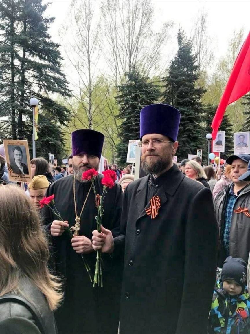Горе Вам книжники, фарисеї, лицеміри... або як пресвітер УПЦ Юрій Петролюк опинився в Росії - 150023 Горе Вам книжники, фарисеї, лицеміри... або як пресвітер УПЦ Юрій Петролюк опинився в Росії - фото 150023