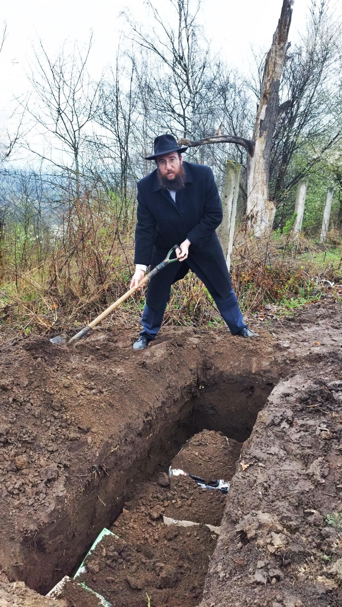Юдейська громада у Чернівцях провела церемонію поховання священних текстів - 150192 Юдейська громада у Чернівцях провела церемонію поховання священних текстів - фото 150192