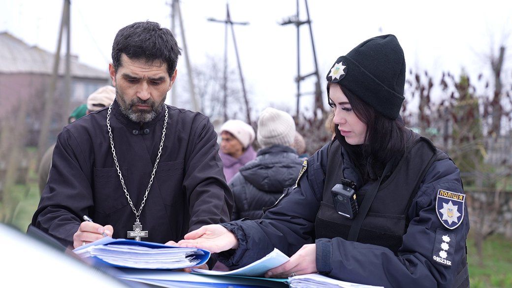 Олег Дон пише заяву в поліцію. Приютівка Кіровоградської області, 31 березня 2025 року.  - фото 150416