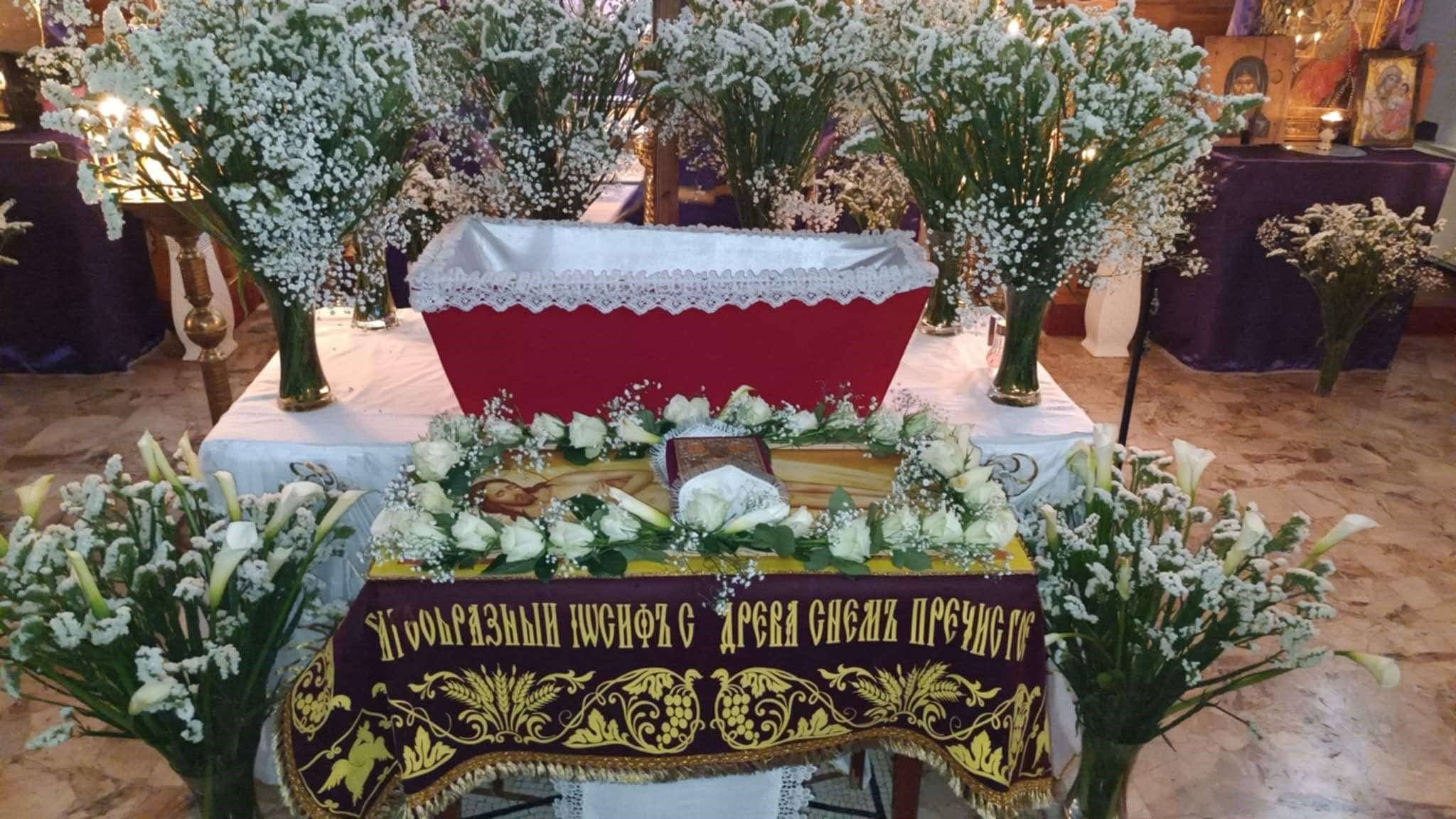 Велика п'ятниця. Плащаниця на Камені помазання перед Гробницею - 151306 Велика п'ятниця. Плащаниця на Камені помазання перед Гробницею - фото 151306
