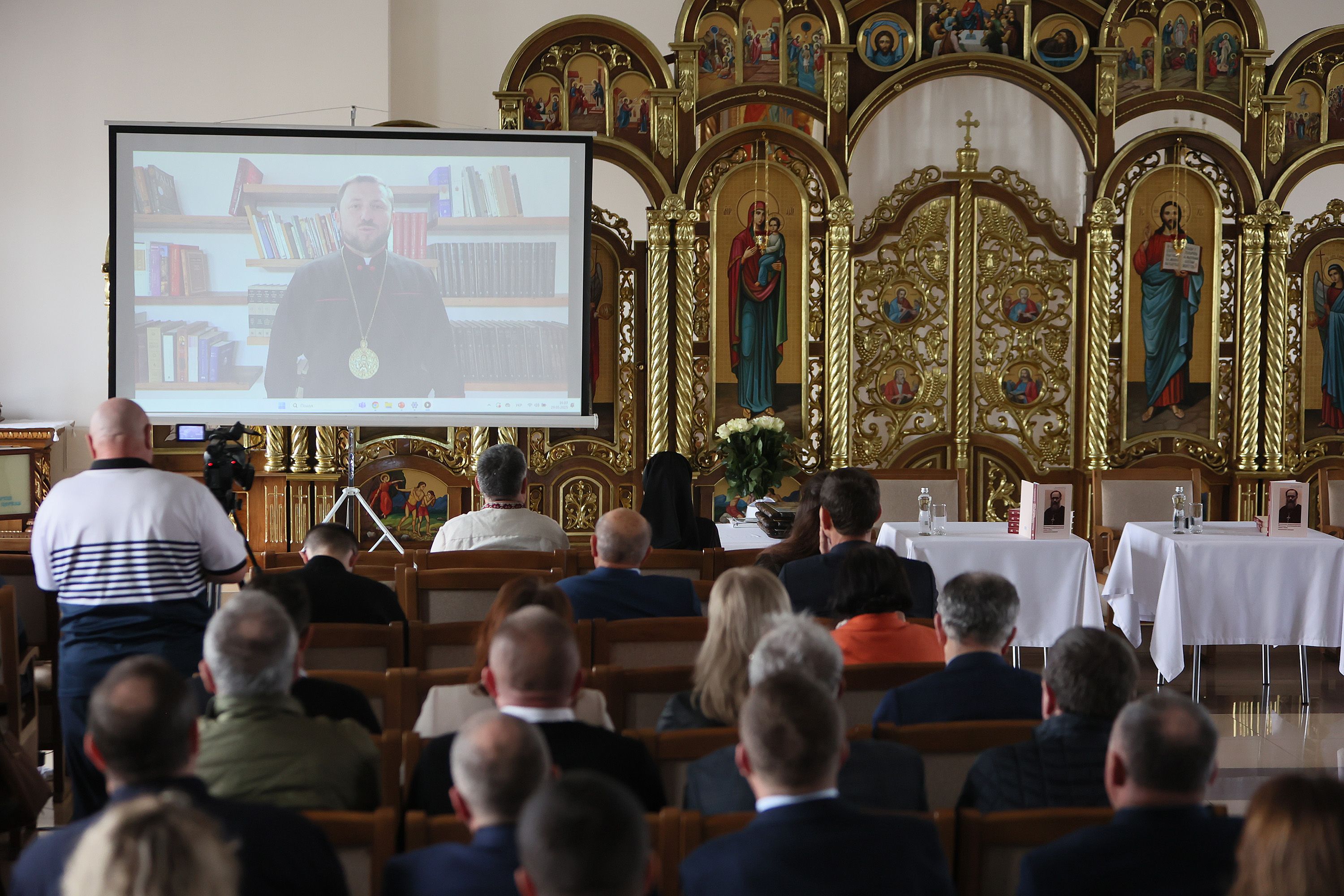 “Український Миколай”: в Івано-Франківську представили книгу про священномученика УГКЦ - фото 153200