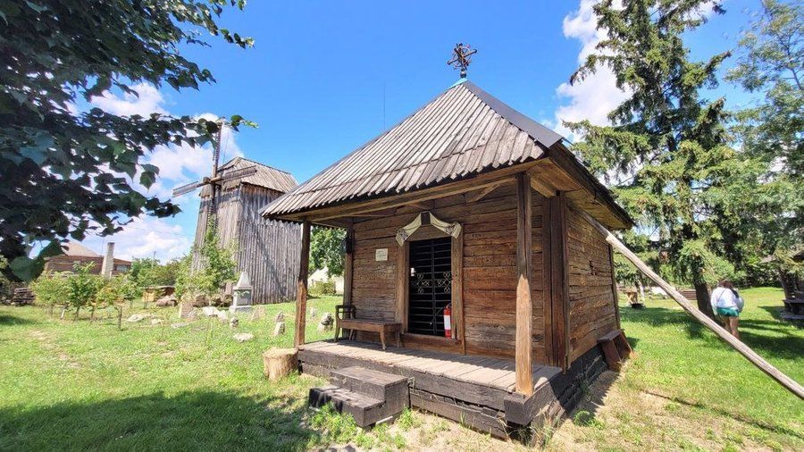 Каплиця середини XVIII століття у Сарненському історико-етнографічному музеї, червень 2023 року.  - фото 154249