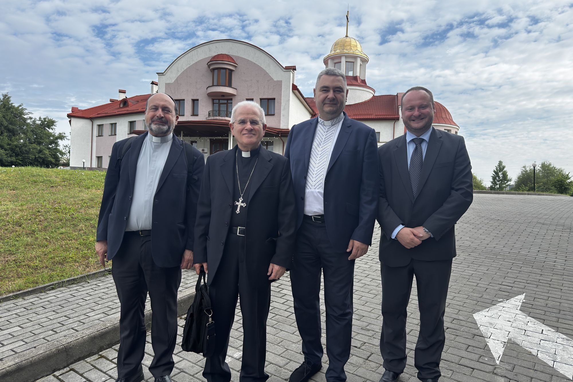 Делегація COMECE відвідала Україну: солідарність, молитва та діалог задля миру - 155228 Делегація COMECE відвідала Україну: солідарність, молитва та діалог задля миру - фото 155228