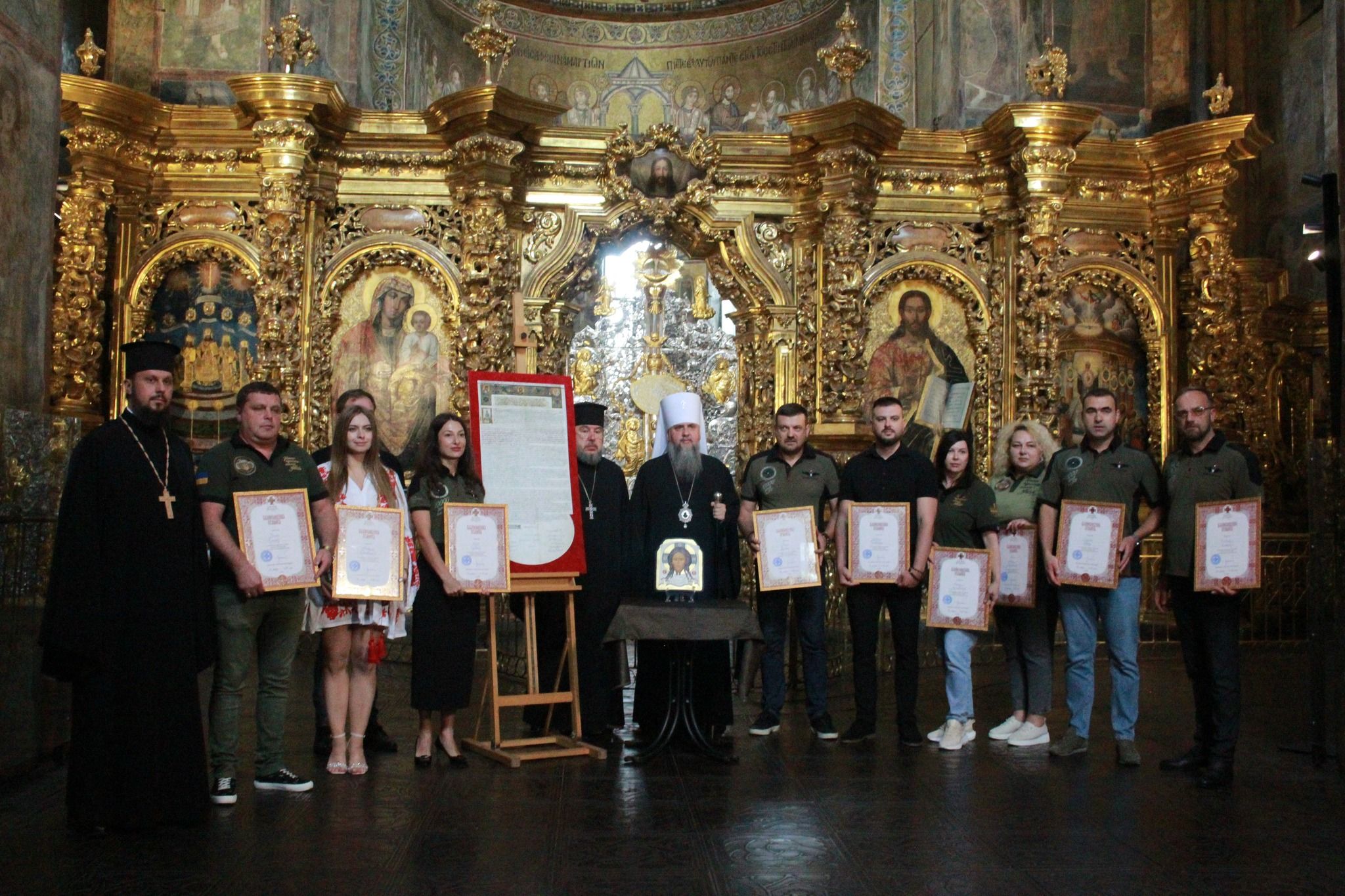 У Софії Київський відбувся благодійний аукціон присвячений підписанню копії Томоса - 155832 У Софії Київський відбувся благодійний аукціон присвячений підписанню копії Томоса - фото 155832