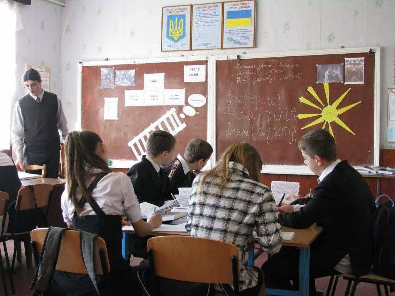 Священик УПЦ МП утік на Росію і звідти оббріхує Україну - фото 155941