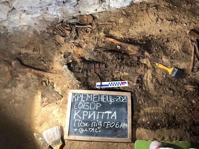 На Тернопільщині науковці досліджували крипти з похованнями 17-18 століття - 156881 На Тернопільщині науковці досліджували крипти з похованнями 17-18 століття - фото 156881