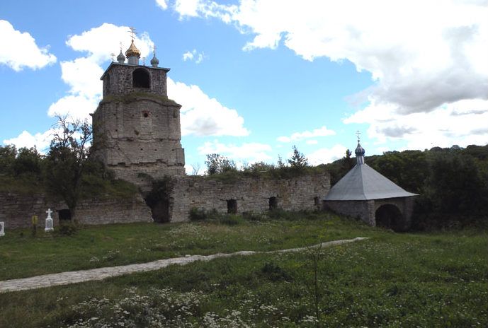 Монастирське подвір'я - фото 158254