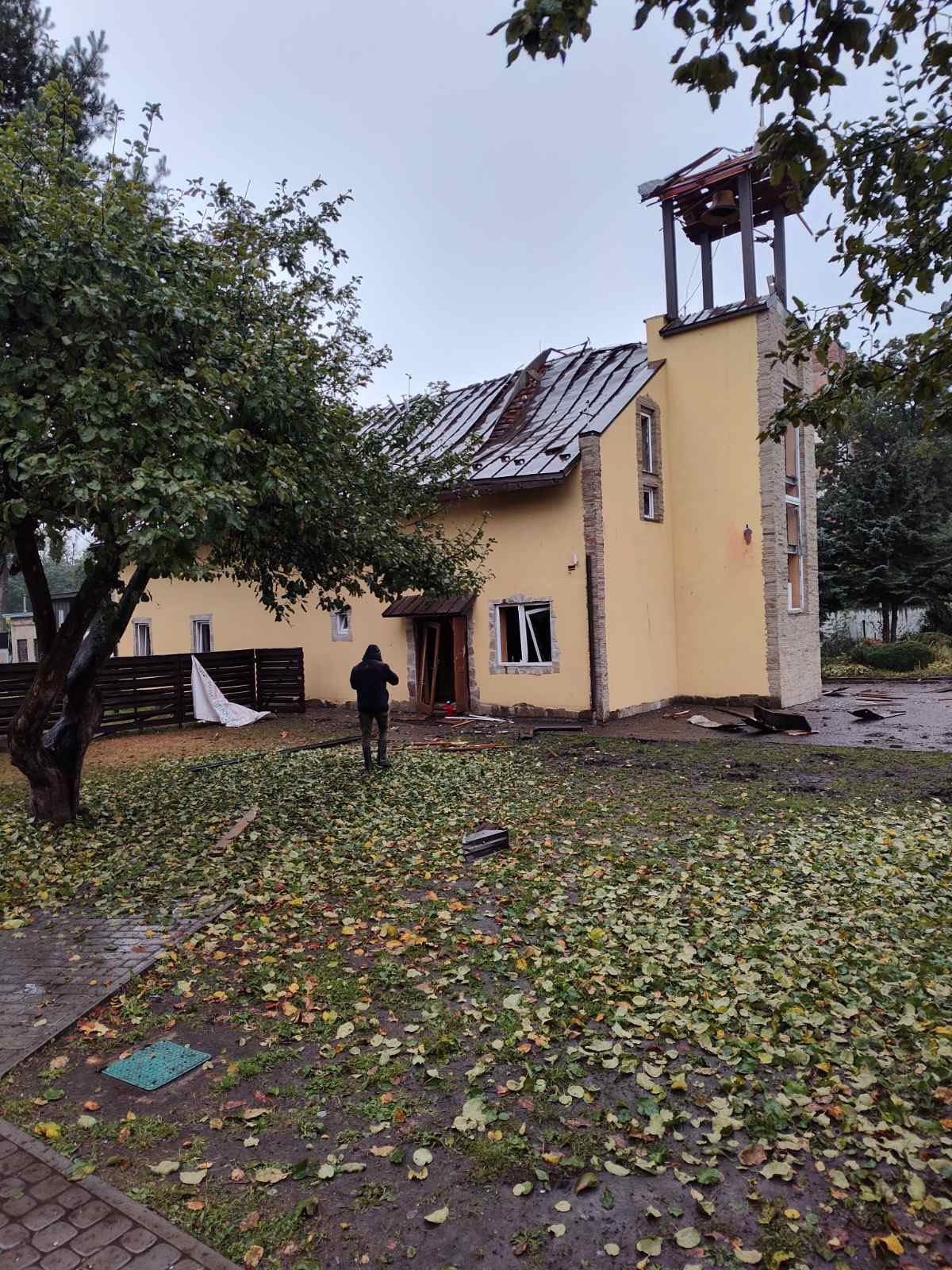 У Львові внаслідок російської атаки постраждав храм  УГКЦ - фото 159095