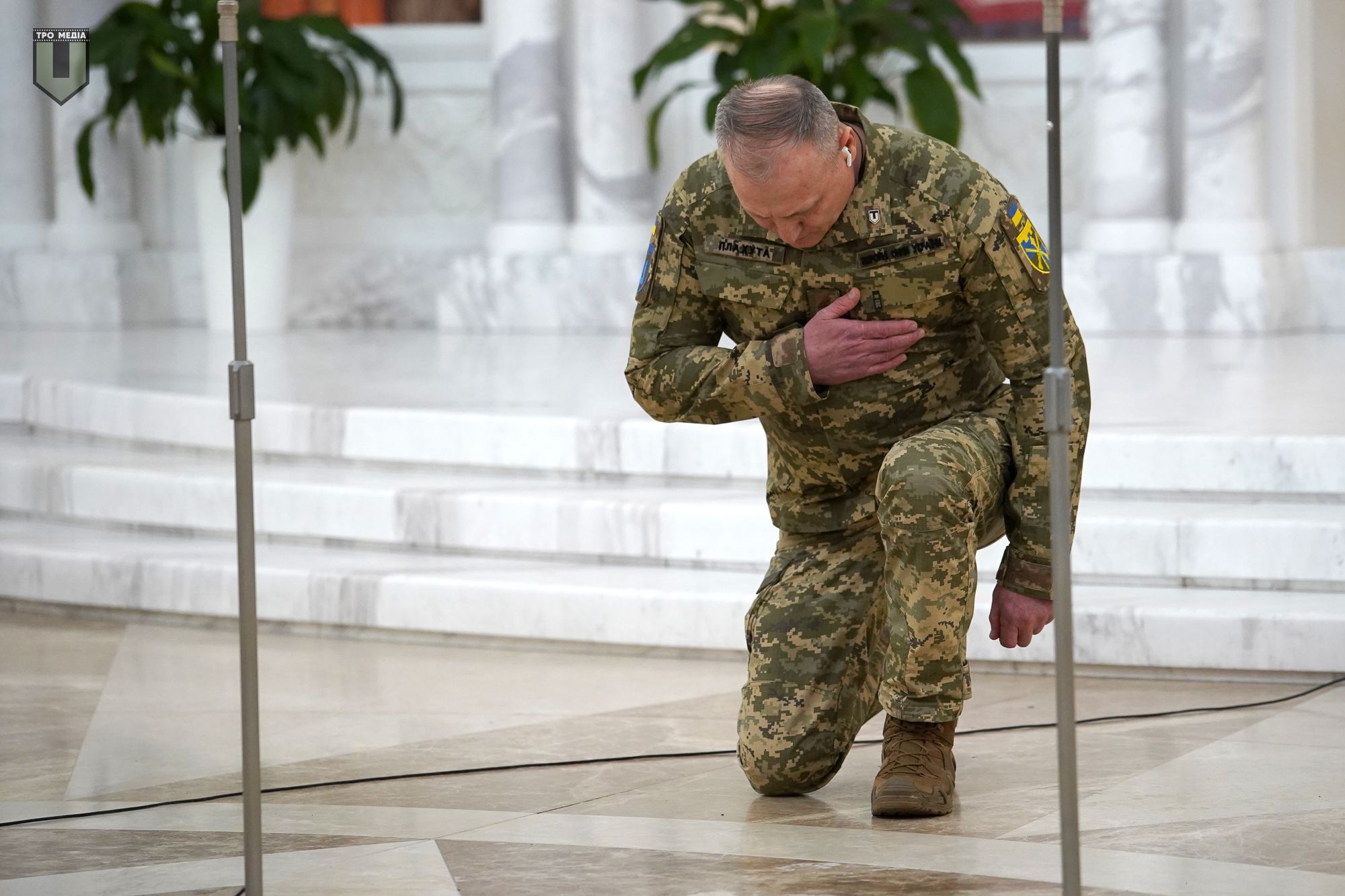 У Патріаршому соборі УГКЦ освятили рушники, вишиті рідними полонених і зниклих безвісти захисників України - фото 159128