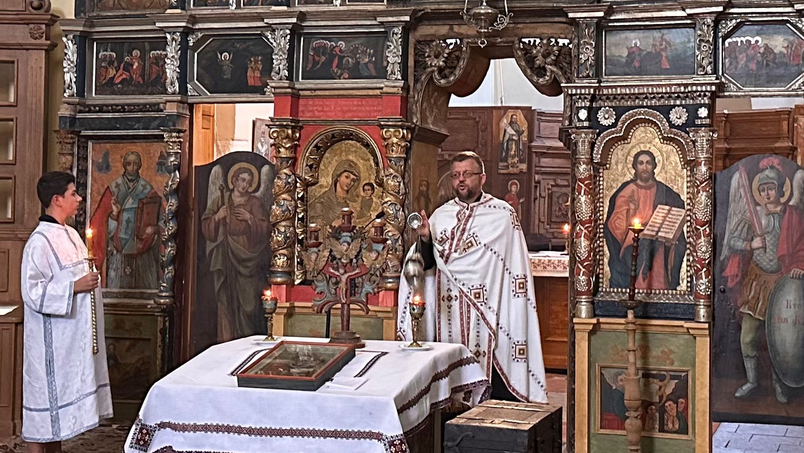 Літургія як бенкет, молитви як тости: про багатоманітність і єдність літургійних традицій, — розмова з о. Василем Рудейком - фото 159246