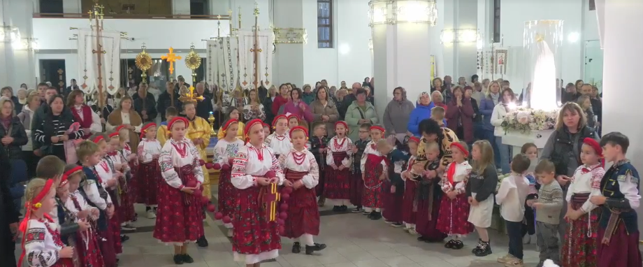 Львівські парафії УГКЦ долучилися до всесвітньої ініціативи «Мільйон дітей молиться на вервиці» - фото 159309