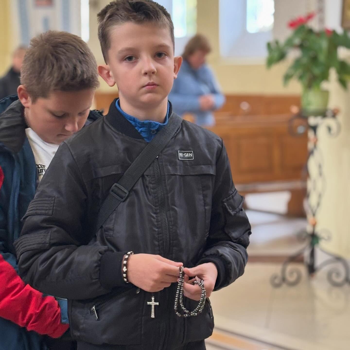 Львівські парафії УГКЦ долучилися до всесвітньої ініціативи «Мільйон дітей молиться на вервиці» - фото 159311