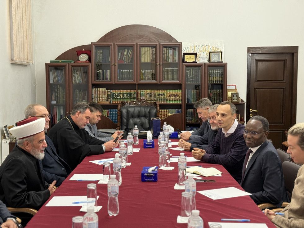 Представники ВРЦіРО з директором Мережі миротворців обговорили діяльність під час війни - фото 159391