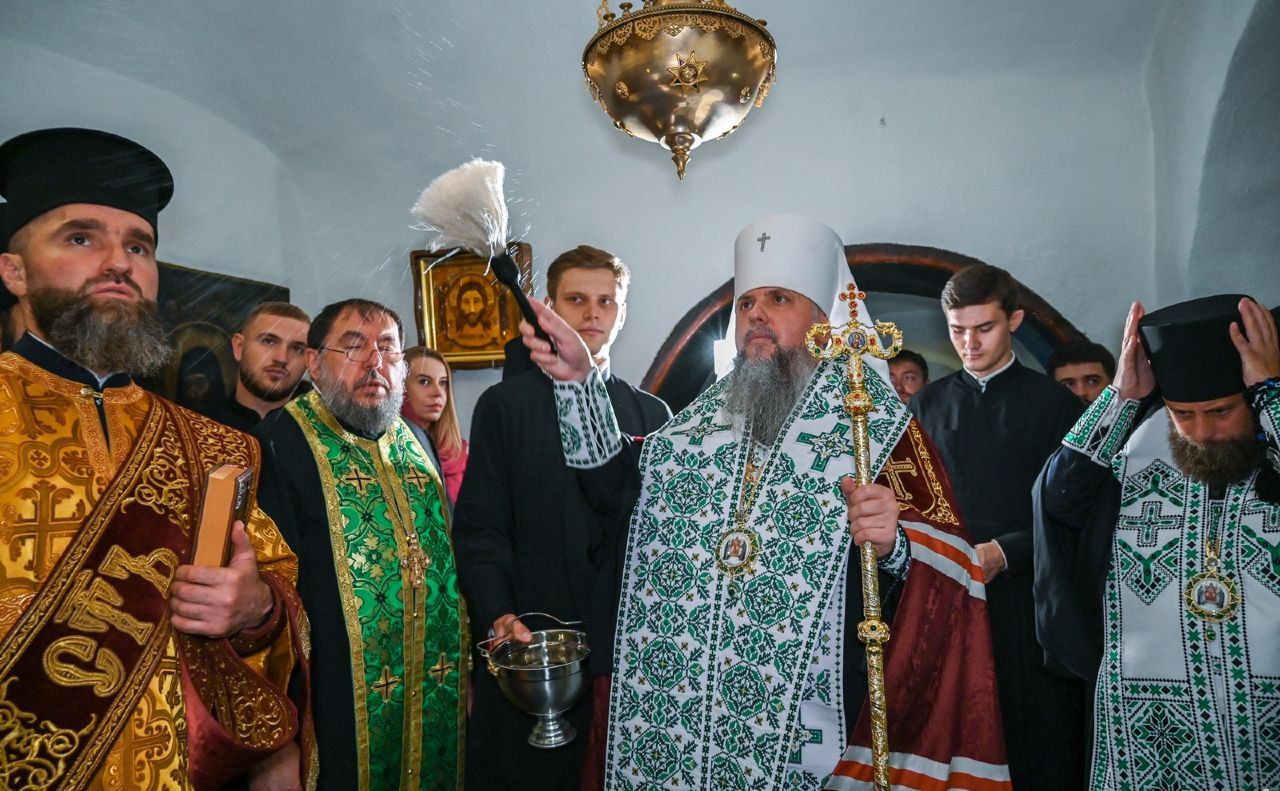 Митрополит Епіфаній провів перше богослужіння в печерах Києво-Печерської лаври — церкві Преподобного Феодосія Печерського. 23 липня 2025 року - фото 160369