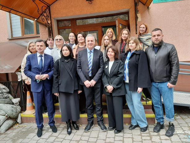 В Івано-Франківську відкрили новий офіс мобільної паліативної служби БФ Святого Пантелеймона - 160405 В Івано-Франківську відкрили новий офіс мобільної паліативної служби БФ Святого Пантелеймона - фото 160405