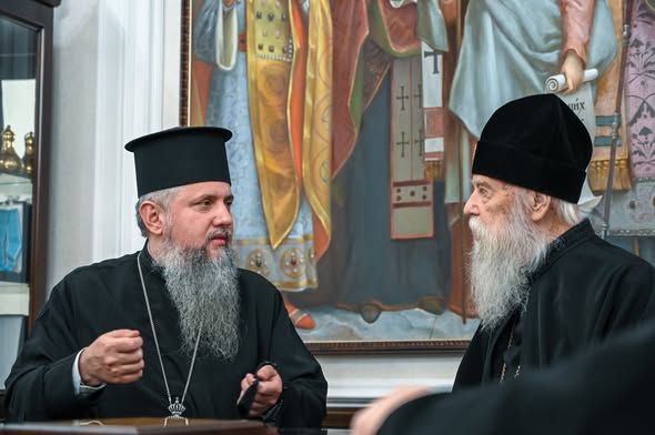 Митрополит Епифаний с почетным Патриархом Филаретом совместно помолились за победу Украины - фото 160700