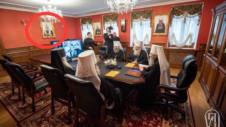 Портрет Патріарха Московського у заді засідань Синоду УПЦ - 160749 Портрет Патріарха Московського у заді засідань Синоду УПЦ - фото 160749