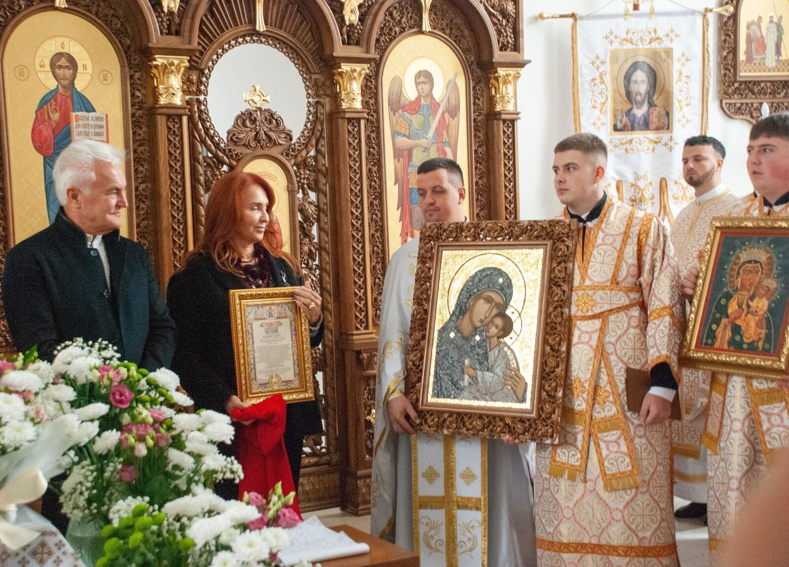 Сім'я Сирота відзначені як головні жертводавці на будівництво храму - 161736 Сім'я Сирота відзначені як головні жертводавці на будівництво храму - фото 161736