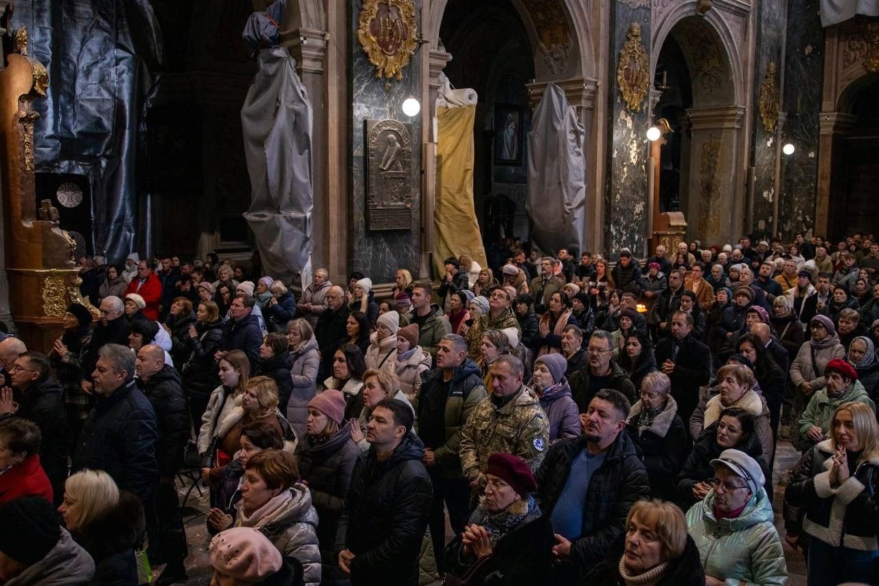 У Львові відзначили 14-ту річницю діяльності Гарнізонного храму святих апостолів Петра і Павла - 162435 У Львові відзначили 14-ту річницю діяльності Гарнізонного храму святих апостолів Петра і Павла - фото 162435