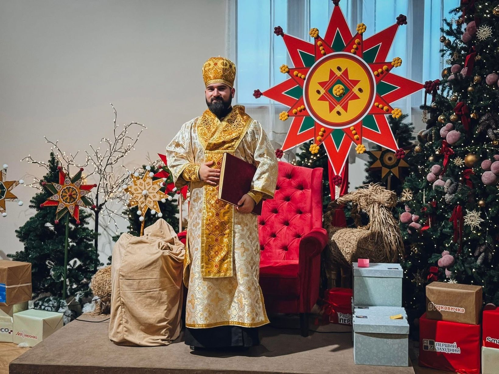 Резиденція Святого Миколая у Патріаршому домі у Львові зібрала 2 мільйони гривень на ЗСУ та благодійність - 162776 Резиденція Святого Миколая у Патріаршому домі у Львові зібрала 2 мільйони гривень на ЗСУ та благодійність - фото 162776