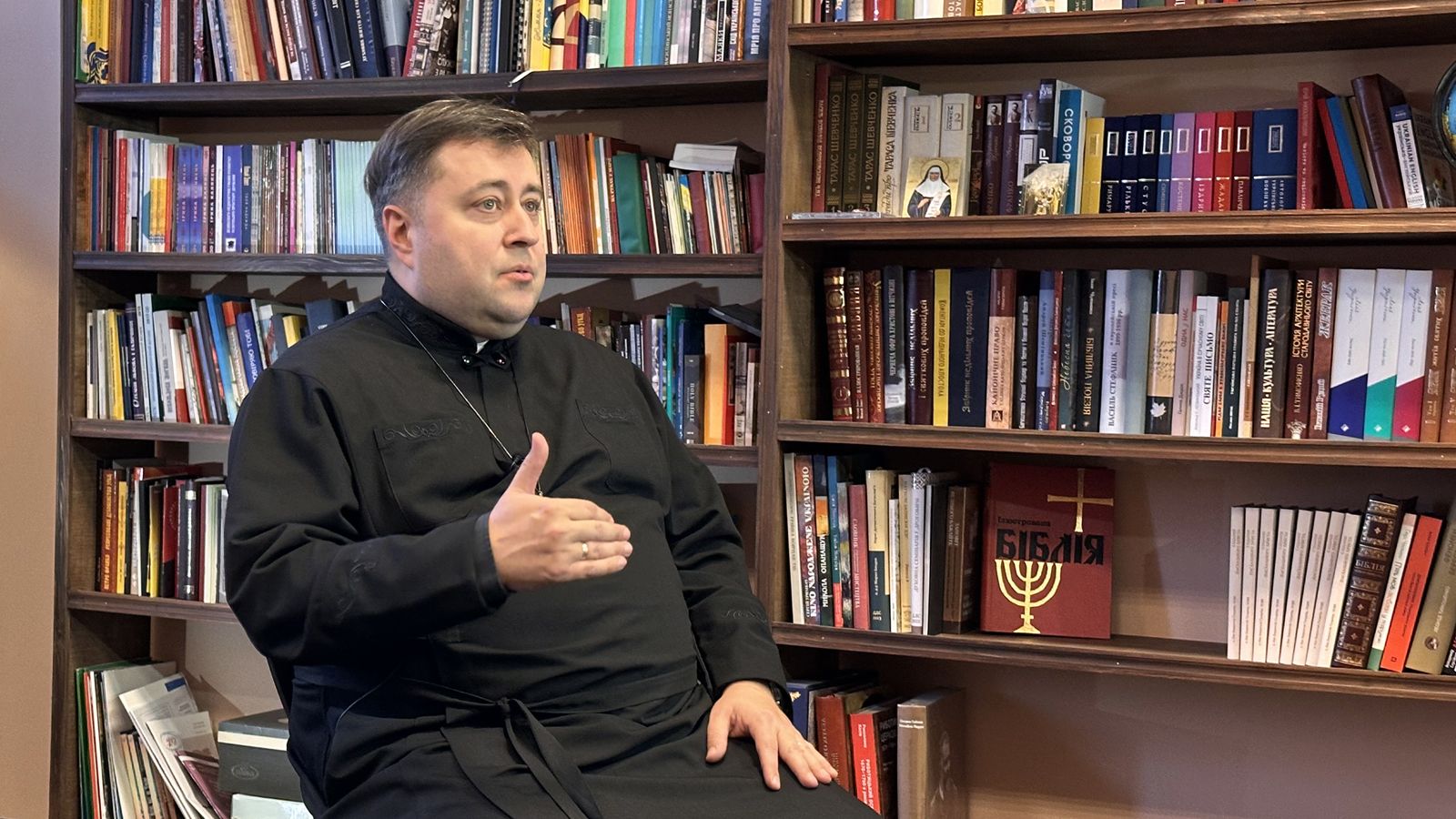“Найважливіше — живе спілкування з тими, хто на фронті,” — о. Тарас Михальчук - 163250 “Найважливіше — живе спілкування з тими, хто на фронті,” — о. Тарас Михальчук - фото 163250