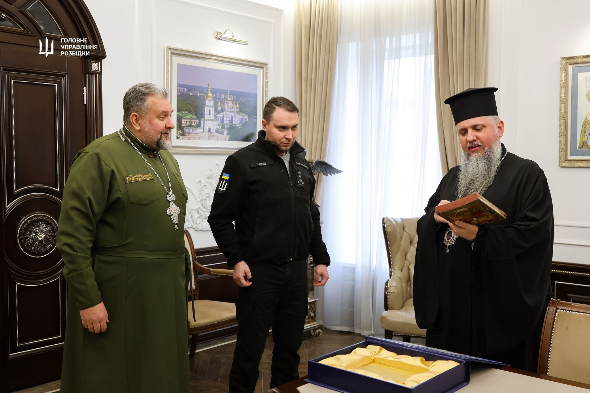 Буданов передав ПЦУ унікальну старовинну ікону - 163366 Буданов передав ПЦУ унікальну старовинну ікону - фото 163366