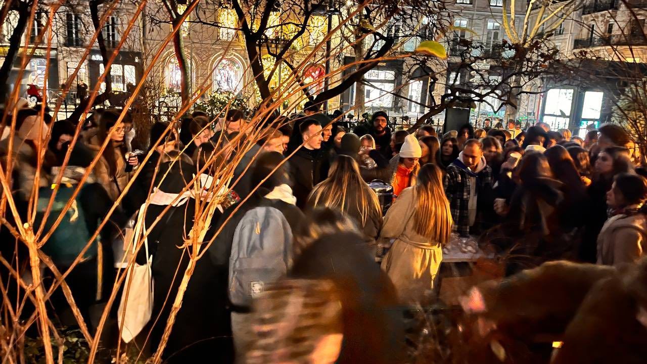 У соборі УГКЦ в Парижі українська молодь молилася за мир - фото 163718