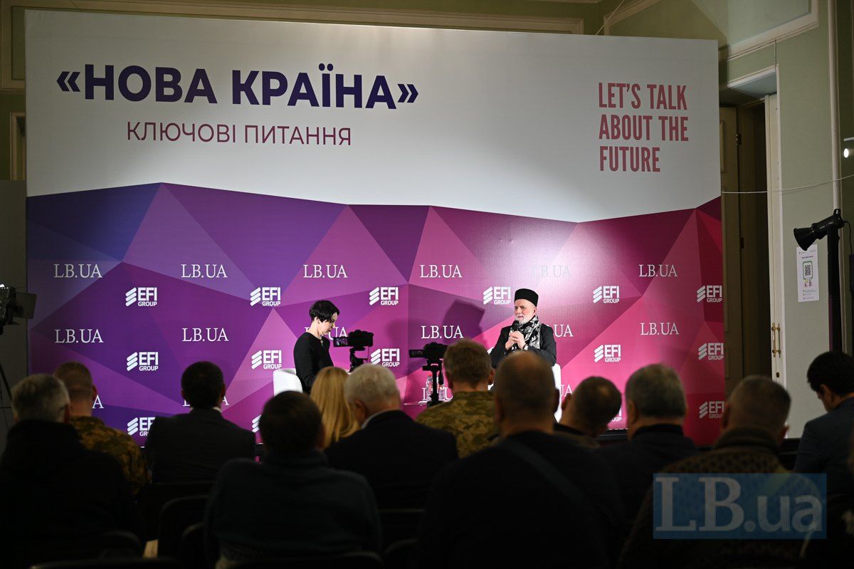 Владика Борис Ґудзяк і шеф-редакторка LB.ua Cоня Кошкіна - фото 165433