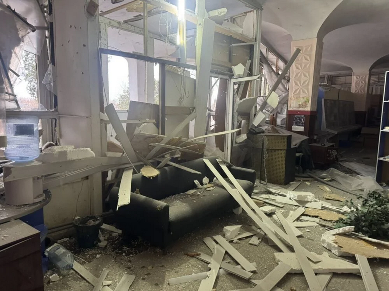 У Нікополі росіяни вже втретє влучили в храм - 166074 У Нікополі росіяни вже втретє влучили в храм - фото 166074