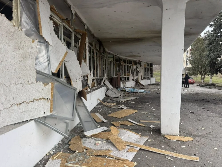 У Нікополі росіяни вже втретє влучили в храм - 166075 У Нікополі росіяни вже втретє влучили в храм - фото 166075