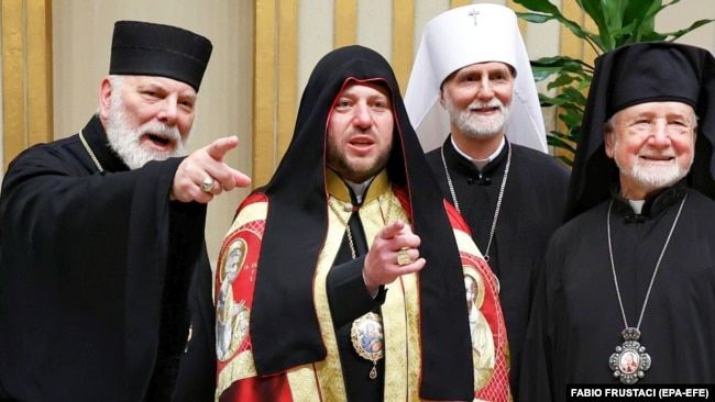Кардинал УГКЦ Микола Бичок (другий зліва), митрополит Борис Ґудзяк (праворуч від нього)наі церемонії консисторії,Ватикан, 7 грудня 2024 року - фото 166254