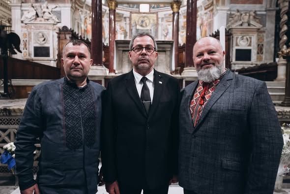 У стінах одного з найдавніших храмів Рима відбулася виставка “Молитва за Україну” - 166820 У стінах одного з найдавніших храмів Рима відбулася виставка “Молитва за Україну” - фото 166820