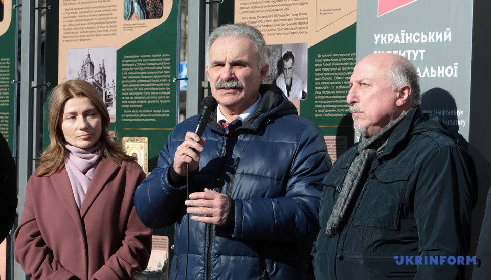 У Києві відкрили вуличну виставку до 80-х роковин Львівського псевдособору 1946 року - 166911 У Києві відкрили вуличну виставку до 80-х роковин Львівського псевдособору 1946 року - фото 166911