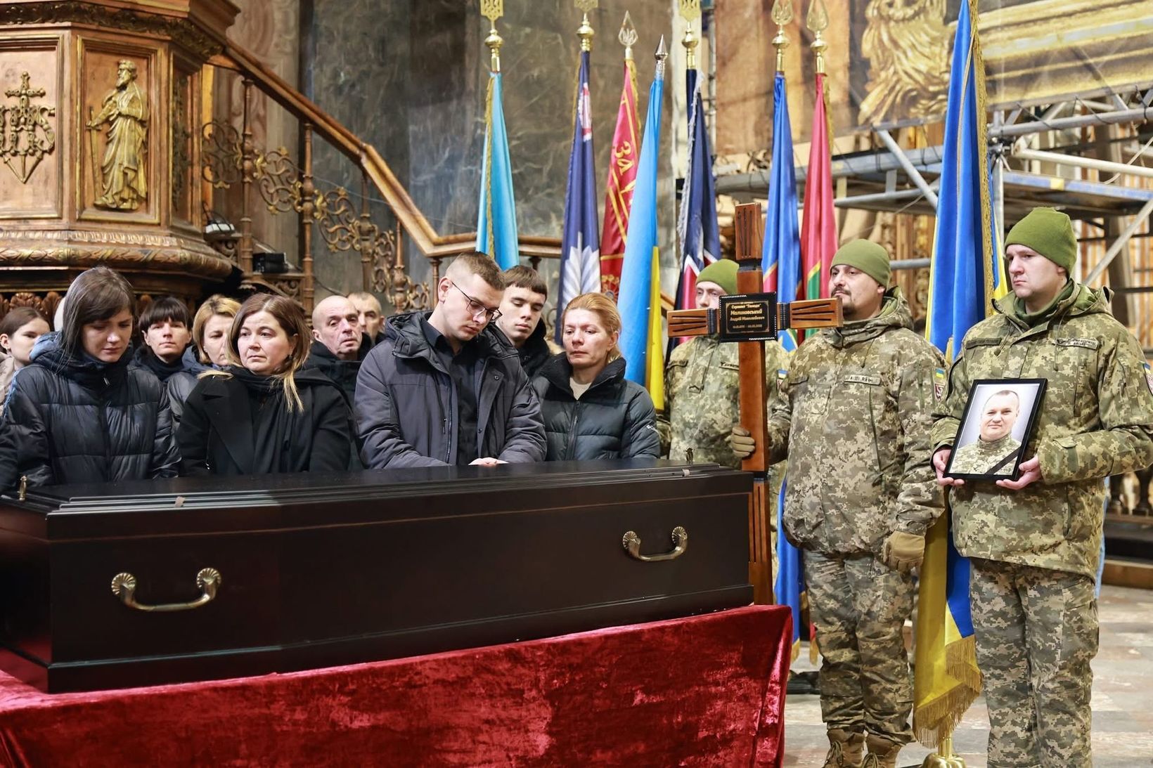 Похорон Андрія Малиновського, батька капелана Гарнізонного храму о. Олега Малиновського - фото 167311