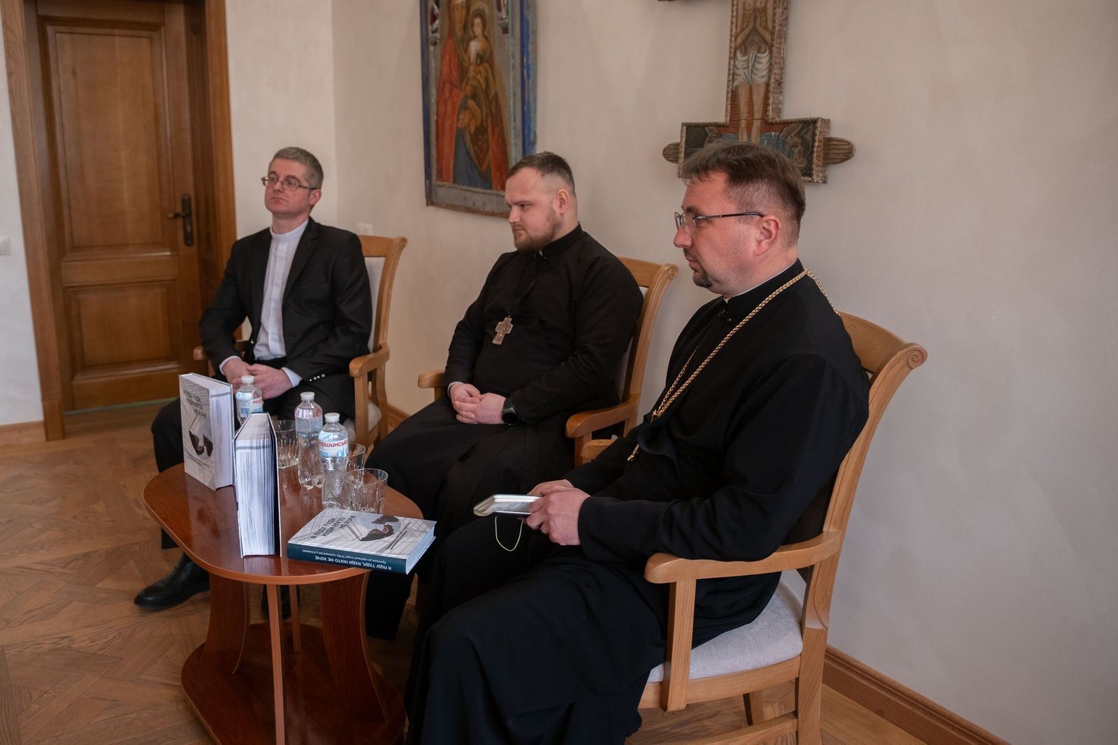 У Львові презентували книгу про служіння Церкви у місцях позбавлення волі - фото 167329