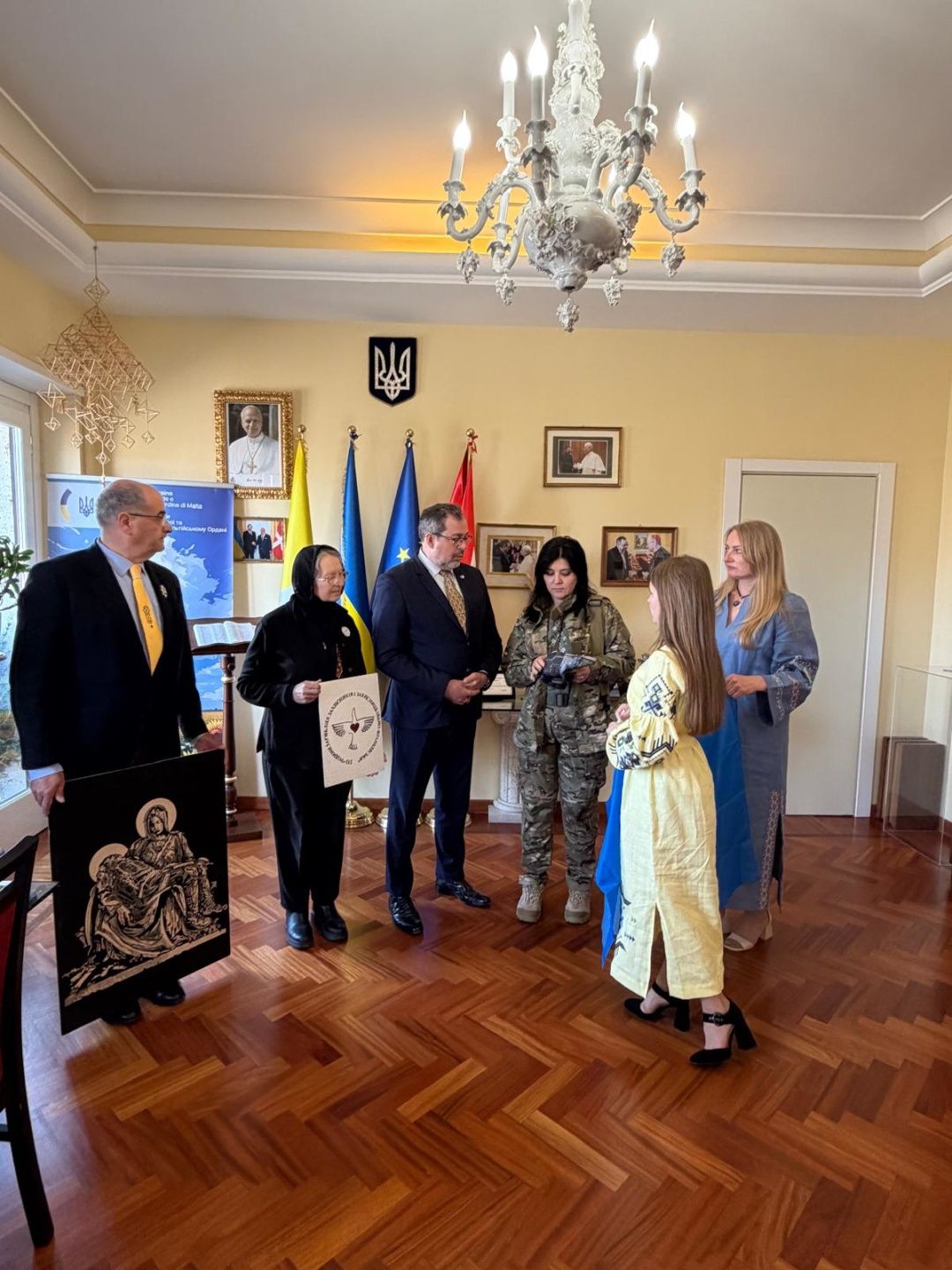 «П’єта» сучасної України: у Ватикані представили проєкт про біль та стійкість українських матерів - фото 168374