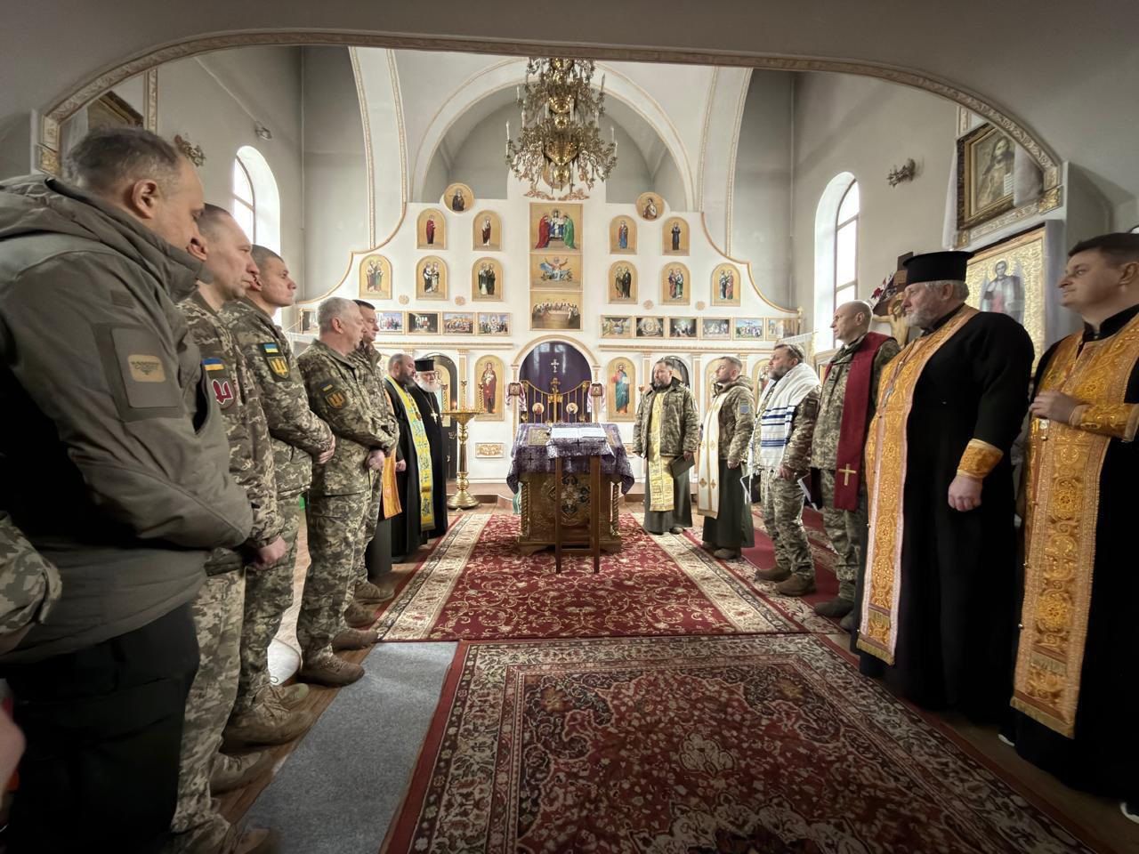 У Національний день молитви з нагоди роковин повномасштабного вторгнення представники Служби військового капеланства Збройних сил України разом з військовими капеланами різних конфесій звершили екуменічний молебень. - 169201 У Національний день молитви з нагоди роковин повномасштабного вторгнення представники Служби військового капеланства Збройних сил України разом з військовими капеланами різних конфесій звершили екуменічний молебень. - фото 169201