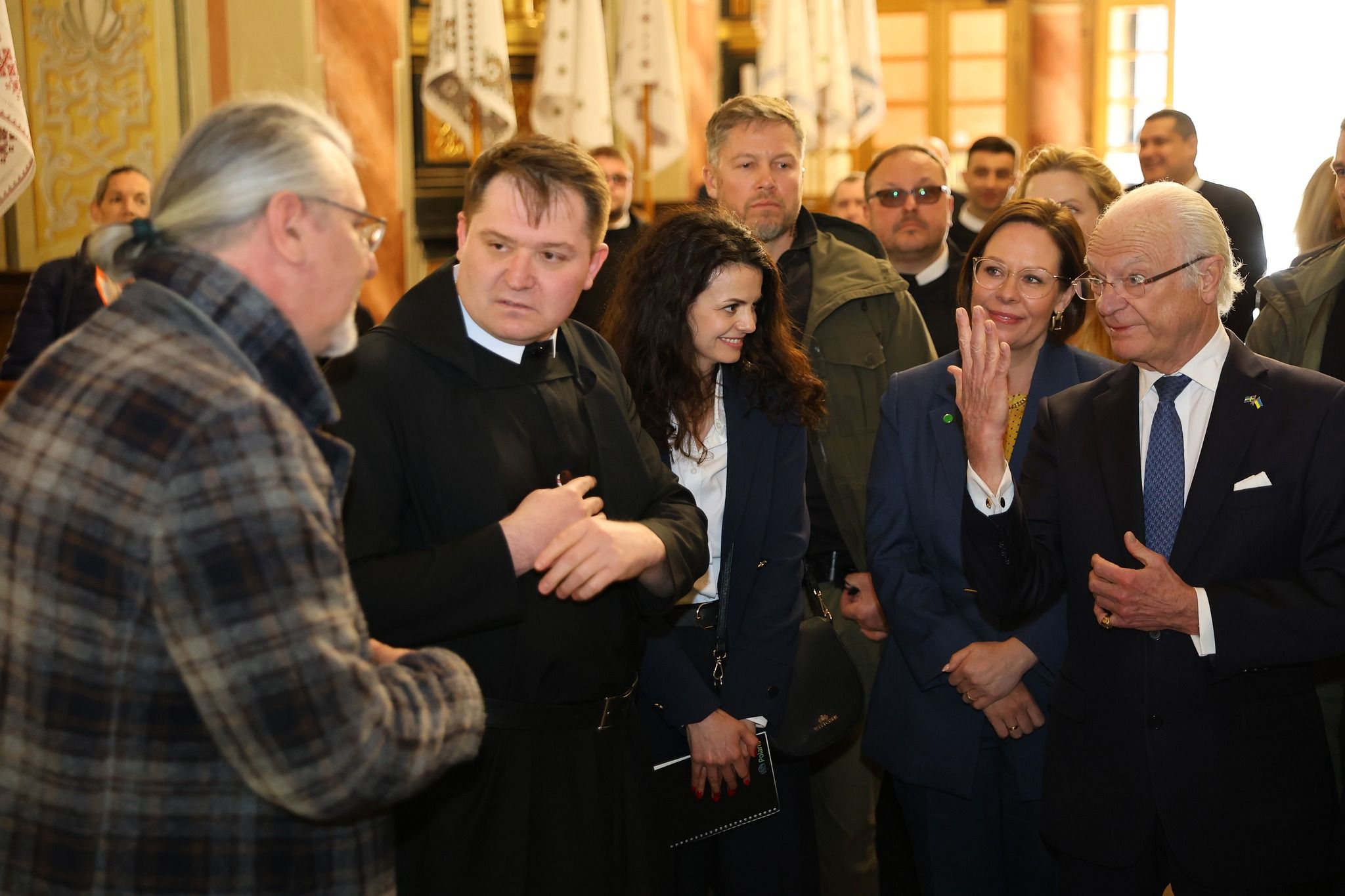 King of Sweden visits Lviv church damaged by Russian attack - 169309 King of Sweden visits Lviv church damaged by Russian attack - фото 169309