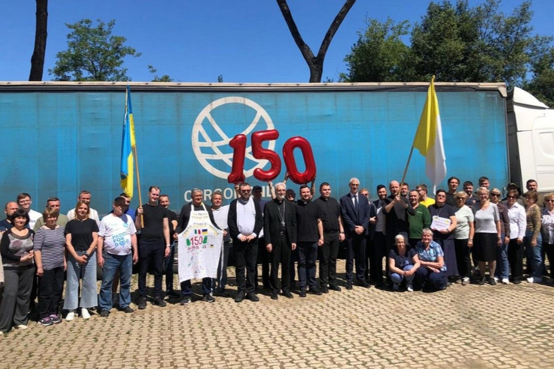 За підтримки Папи Лева XIV з Рима вирушила 150-та вантажівка допомоги для України - 169792 За підтримки Папи Лева XIV з Рима вирушила 150-та вантажівка допомоги для України - фото 169792