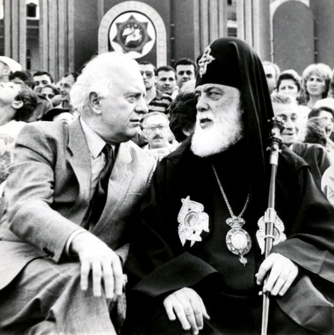 Католикос-патріарх Ілія ІІ та Едуард Шеварднадзе. 1990-ті рр. - фото 170438