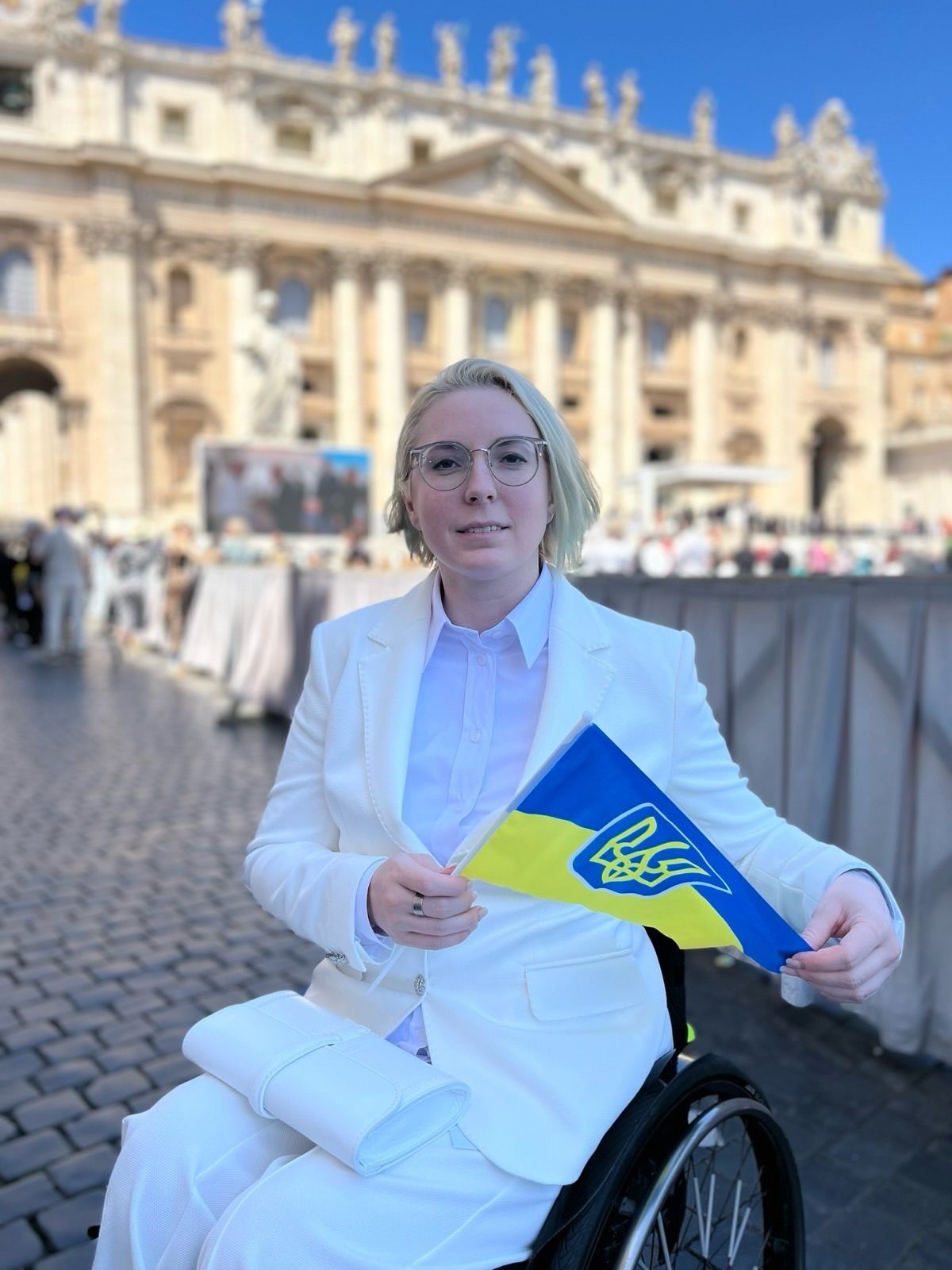 Яна Зінкевич розповіла Папі про діяльність медбатальйону «Госпітальєри» - 170927 Яна Зінкевич розповіла Папі про діяльність медбатальйону «Госпітальєри» - фото 170927