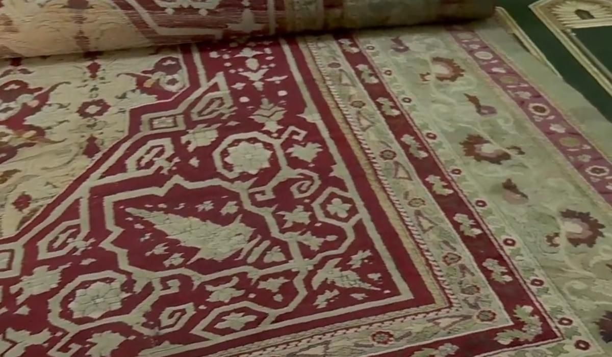 Знаменитий східний килим із мечеті Кароля I у Румунії не зможуть відреставрувати в Туреччині - фото 172423
