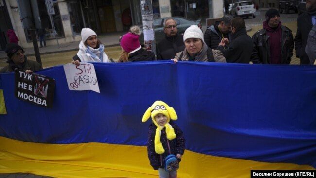 Протест у Софії проти співслужіння болгарських архиєреїв з очільником гундяєвського зовнішньоцерковного вівдомства Антонієм Севрюком - фото 172596
